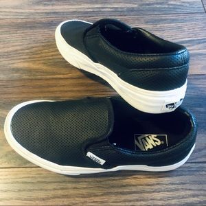 🔥 EUC Vans Perf Leather slip-on sneakers KIDS 1.5